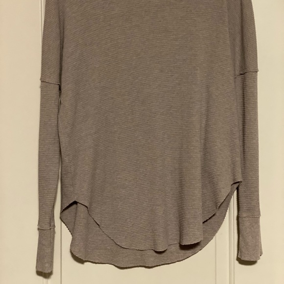TNA/Aritzia Cowlneck thermal sweater. Size: Small. Colour: Lavender/gray. - Picture 9 of 9